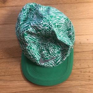 Nike green 5 panel hat